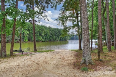 Stunning lakefront paradise - SIGNIFICANT PRICE IMPROVEMENT! - photo 2