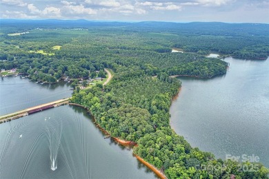 Stunning lakefront paradise - SIGNIFICANT PRICE IMPROVEMENT! - photo 4