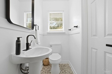 Beautifully landscaped ranch-style pool home located in the - photo 29