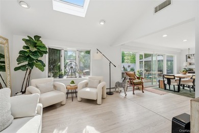 SOME HOMES BLOOM...THIS ONE FLOURISHES...WELCOME TO 10 - photo 12