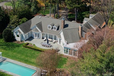 Welcome to 17 Hilldale Lane, a private estate set on two lush - photo 12