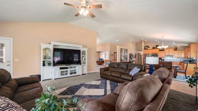 Nestled in a peaceful cul-de-sac, this beautifully updated home - photo 6