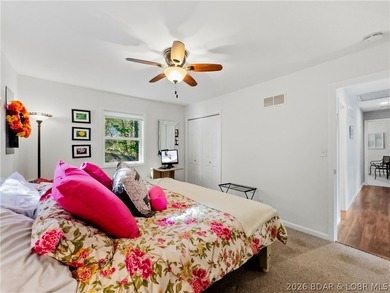 Great Lake View and nice open Decks with a Hot Tub! Vaulted - photo 27