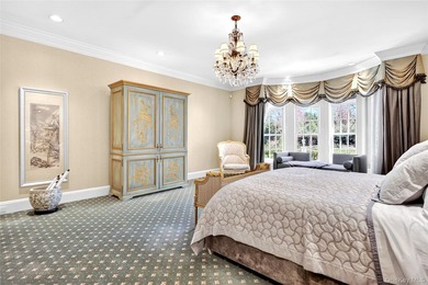 Welcome to 17 Hilldale Lane, a private estate set on two lush - photo 30