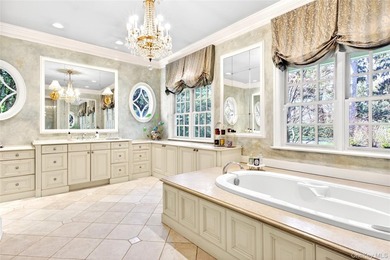 Welcome to 17 Hilldale Lane, a private estate set on two lush - photo 32
