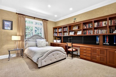 Welcome to 17 Hilldale Lane, a private estate set on two lush - photo 37