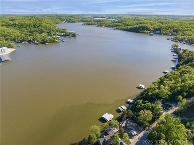 Great Lake View and nice open Decks with a Hot Tub! Vaulted - photo 47