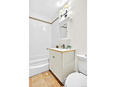 Welcome to 17 Hilldale Lane, a private estate set on two lush - photo 47