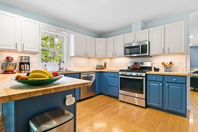 If Goldilocks stepped into this move-in ready home she would - photo 5