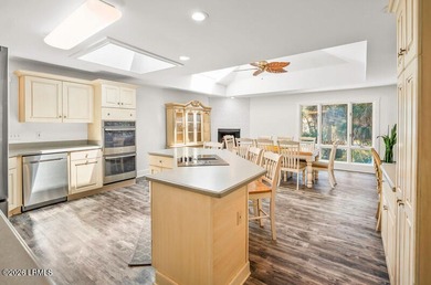COMPLETELY REMODELED home steps away from beach access. Turnkey - photo 11