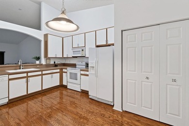 A MUST-See! This charming NEW 2025 ROOF and lakefront villa is - photo 20