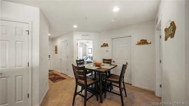 Three bedrooms, three full baths, two of those bedrooms lakeside - photo 17