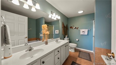 Three bedrooms, three full baths, two of those bedrooms lakeside - photo 21