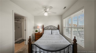 Three bedrooms, three full baths, two of those bedrooms lakeside - photo 24