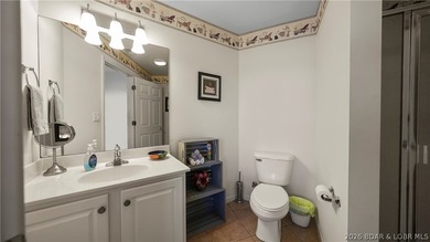 Three bedrooms, three full baths, two of those bedrooms lakeside - photo 25