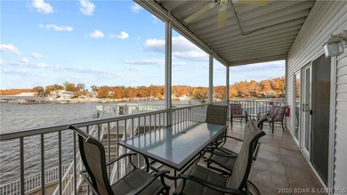 Three bedrooms, three full baths, two of those bedrooms lakeside - photo 28