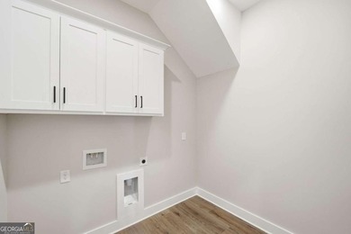 New Construction! Amazing Mountain Views! This stunning modern - photo 35