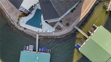 Three bedrooms, three full baths, two of those bedrooms lakeside - photo 42
