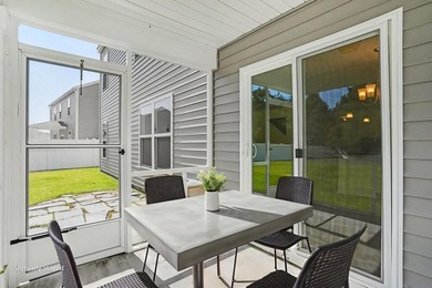 Welcome home to this stunning, move-in-ready 5-bedroom - photo 13