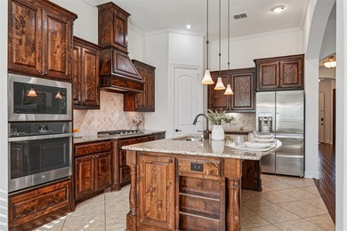 Welcome to this beautifully maintained one-story home offering 3 - photo 14