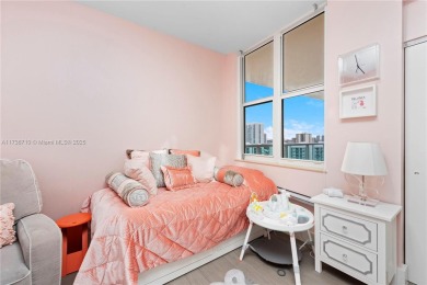 This stunning 3 bedroom, 3 bathrooms Aventura Marina 2 unit has