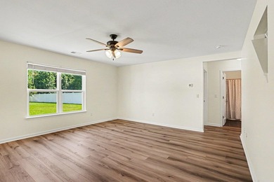 Welcome home to this stunning, move-in-ready 5-bedroom - photo 17