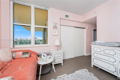 This stunning 3 bedroom, 3 bathrooms Aventura Marina 2 unit has