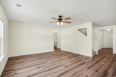 Welcome home to this stunning, move-in-ready 5-bedroom - photo 18