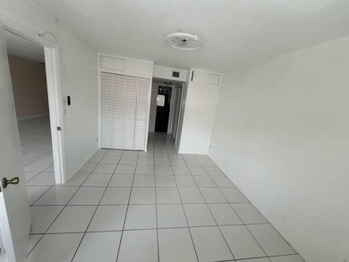 Welcome to CORAL PLAZA, amazing location and great floor plan - photo 18