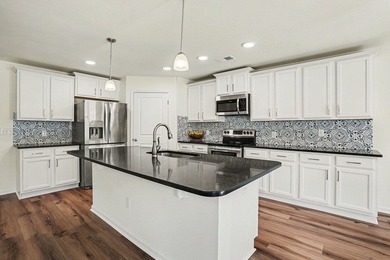 Welcome home to this stunning, move-in-ready 5-bedroom - photo 22