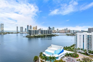 This stunning 3 bedroom, 3 bathrooms Aventura Marina 2 unit has
