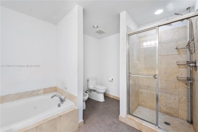 This stunning 3 bedroom, 3 bathrooms Aventura Marina 2 unit has