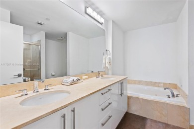 This stunning 3 bedroom, 3 bathrooms Aventura Marina 2 unit has