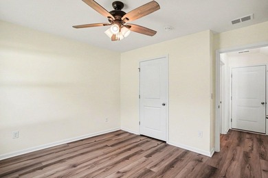 Welcome home to this stunning, move-in-ready 5-bedroom - photo 27