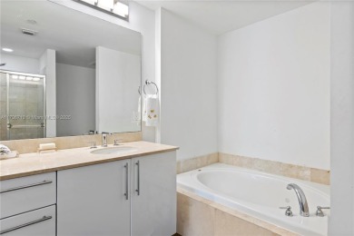 This stunning 3 bedroom, 3 bathrooms Aventura Marina 2 unit has