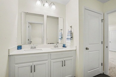 Welcome home to this stunning, move-in-ready 5-bedroom - photo 43