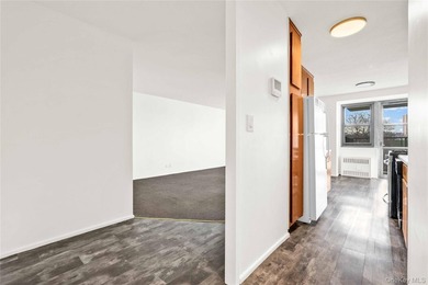 Welcome to Apartment 4E at 290 West 232nd Street - a bright and - photo 3