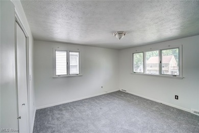 Welcome to 18212 Cornwall Road in Cleveland's desirable lakeside - photo 11