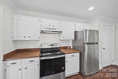 Charming, move-in-ready cottage-style home in desirable Fort - photo 12
