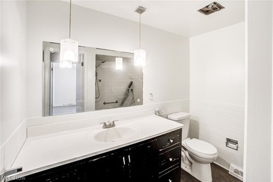 Welcome to 18212 Cornwall Road in Cleveland's desirable lakeside - photo 13