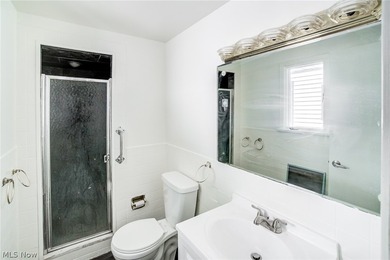 Welcome to 18212 Cornwall Road in Cleveland's desirable lakeside - photo 15