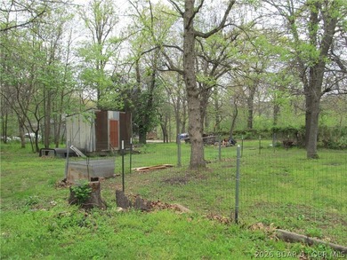 A 2 bedroom, 1 bath home on a double lot in a Lake of the Ozarks - photo 18
