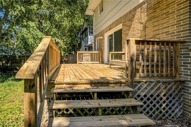 Welcome to 18212 Cornwall Road in Cleveland's desirable lakeside - photo 19