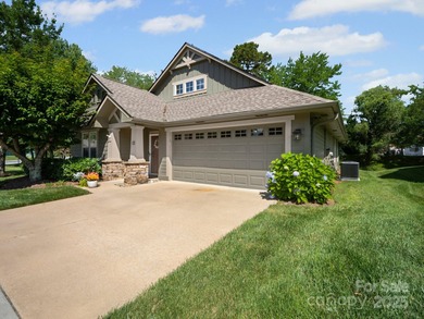 Lake Condo For Sale in Hendersonville, North Carolina