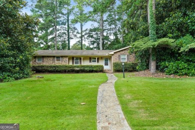 Lake Home For Sale in Peachtree City, Georgia