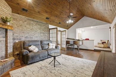 Showcase Custom Built All Brick Home, All on 1 Level, 3 Bedroom - photo 11