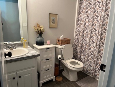 Welcome to this almost-new, beautifully maintained 3-bedroom - photo 11