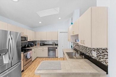 Welcome to this fully furnished, move-in ready 3-bedroom, 2-bath - photo 13