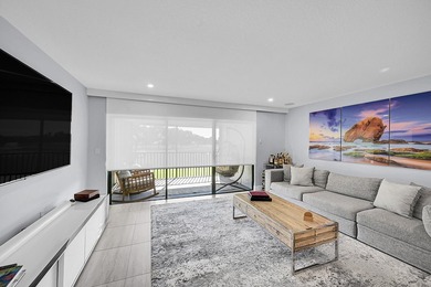:Immaculate remodeled unit with amazing views. Spacious open - photo 13