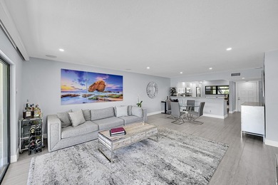 :Immaculate remodeled unit with amazing views. Spacious open - photo 14